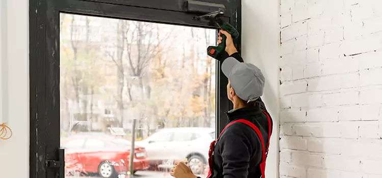 Comprehensive Door Closer Services in Plateau-Mont-Royal, QC