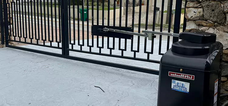 Seamless Installation and Support for Your New Gate in Plateau-Mont-Royal, QC