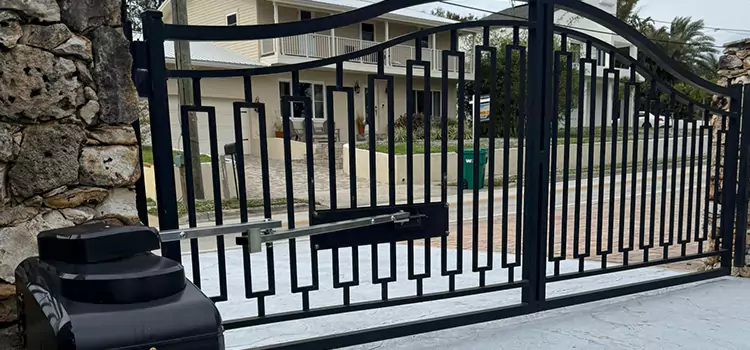 Swing Gate Opener with Keypad Plateau-Mont-Royal